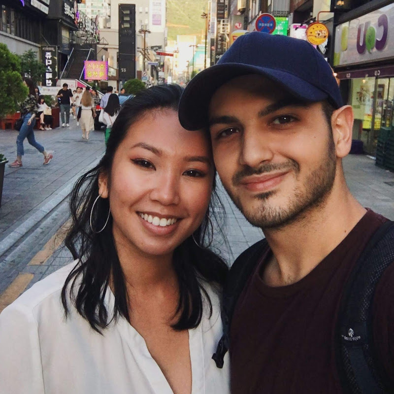 Logo Yvonne and John